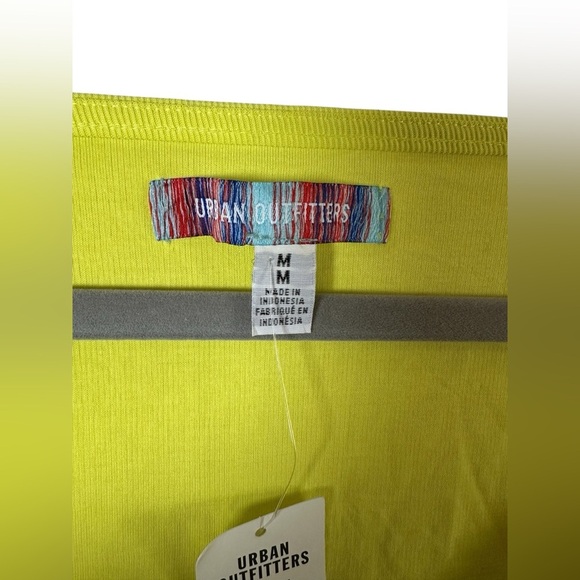 Urban Outfitters Lime Green Ruched Front Long Sleeve Top NWT Size M - Picture 3 of 8